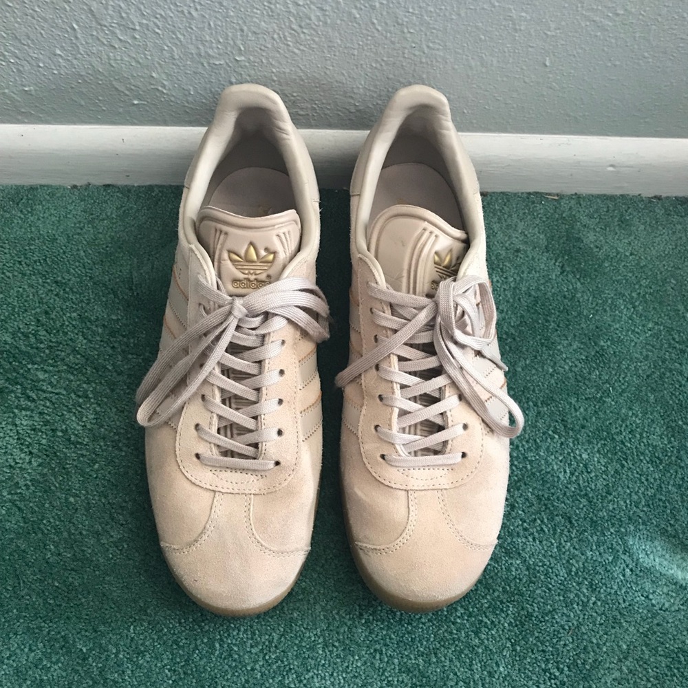 SOLD🚫 adidas Gazelle Tan Beige Unisex Women 9 9.5